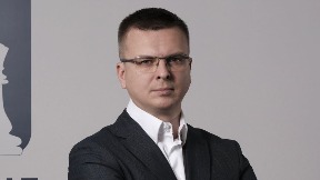 SNS režim na kolenima